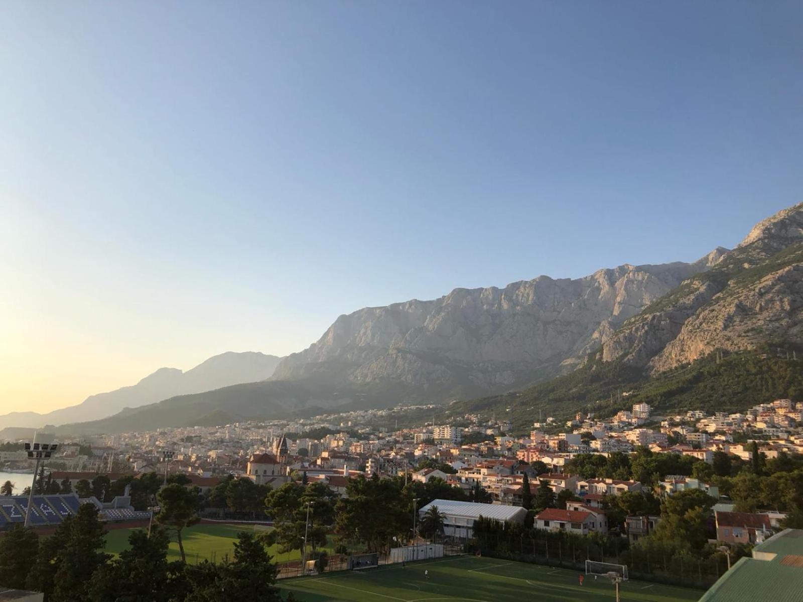 Uzelac Apartment With Pool Makarska Exterior foto